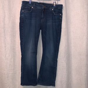 Silver Jeans Elyse Capri size 32 with stretch